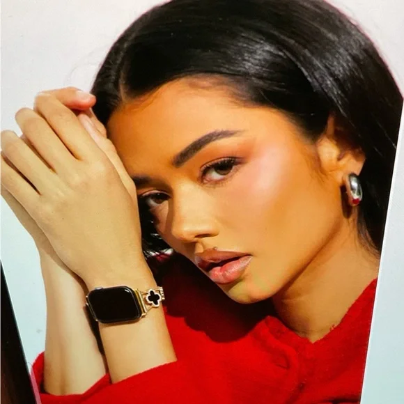 Gold and Black Clover Smartwatch Bracelet Watch Band - Picture 2 of 14